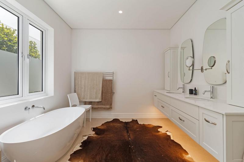 To Let 5 Bedroom Property for Rent in Steenberg Estate Western Cape